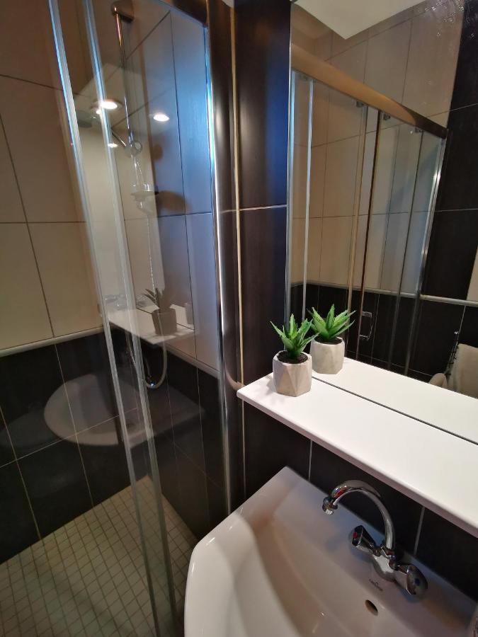 Mate Apartman Gyula Exterior foto
