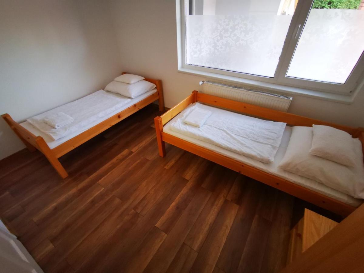 Mate Apartman Gyula Exterior foto