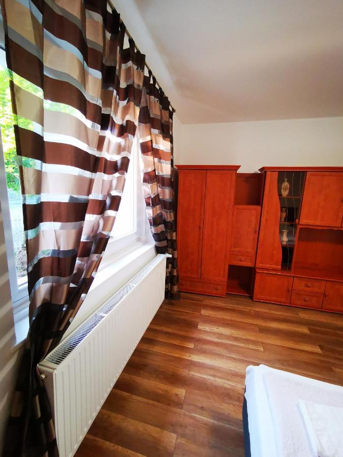 Mate Apartman Gyula Exterior foto