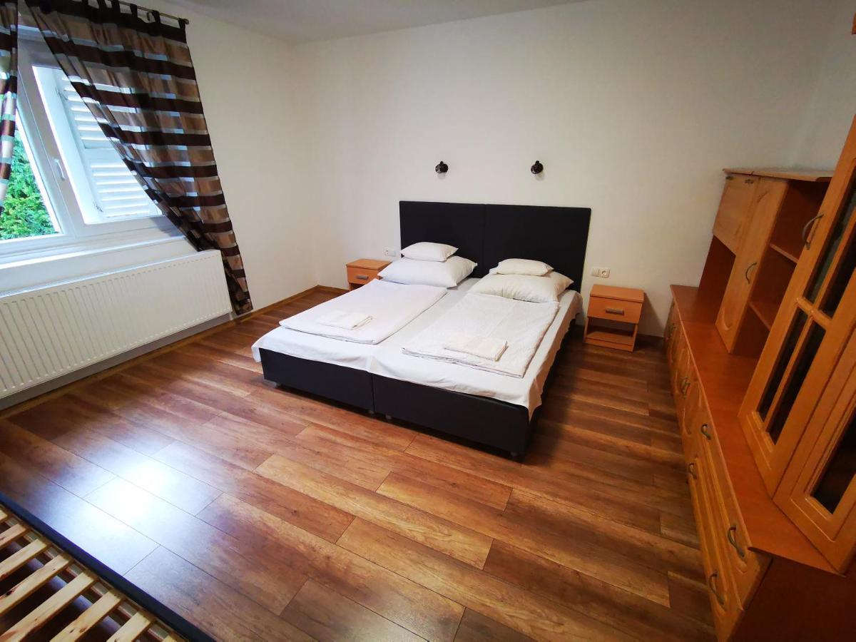 Mate Apartman Gyula Exterior foto
