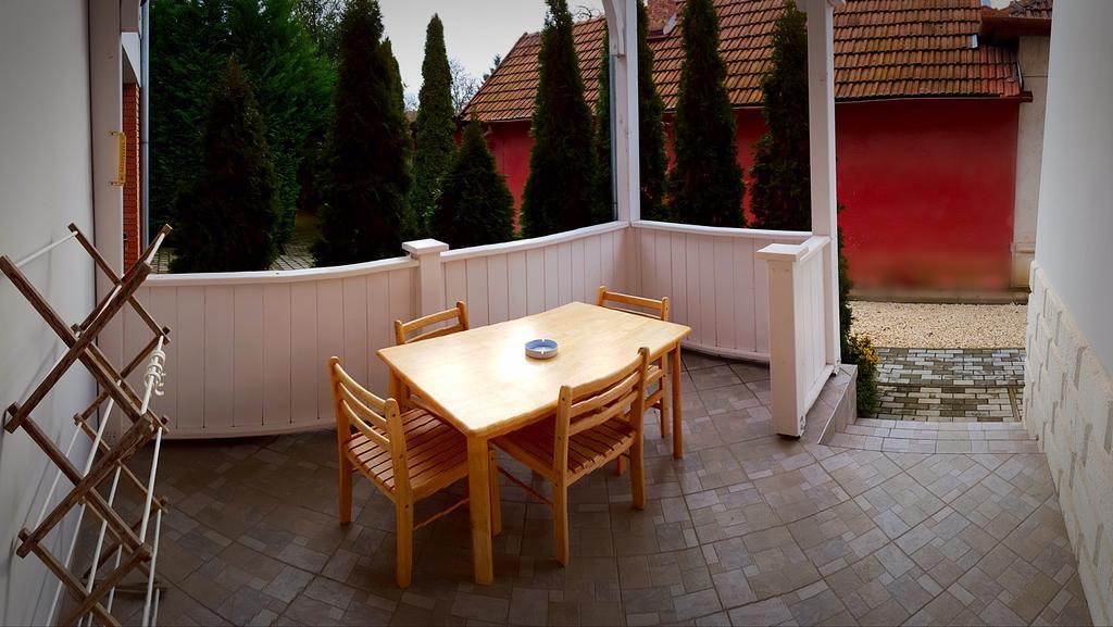 Mate Apartman Gyula Exterior foto